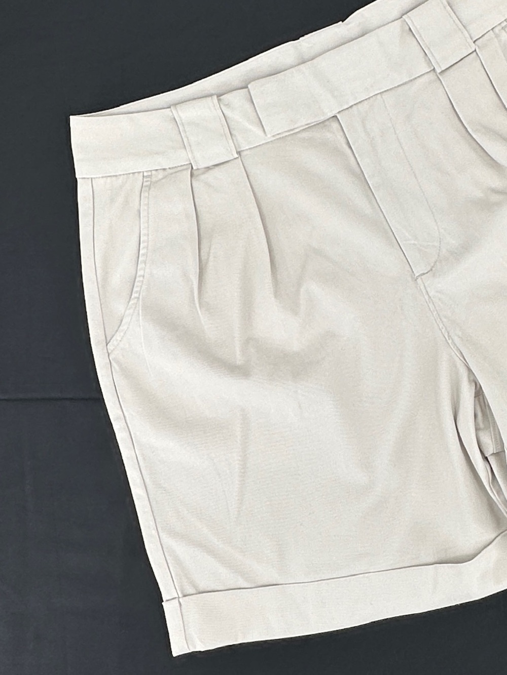 Lands’ End High Rise Pleated Shorts Light Beige Women’s Size 12